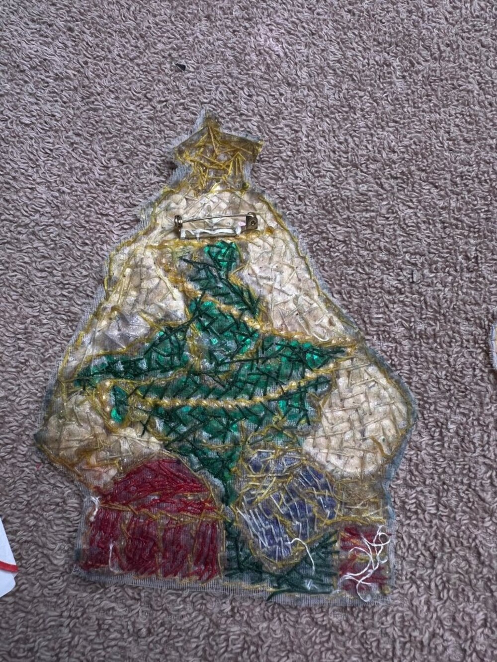 Vintage Sequin Santa and Tree Appliqué Brooch Pins Festive Detailing Handmade - Picture 6 of 11